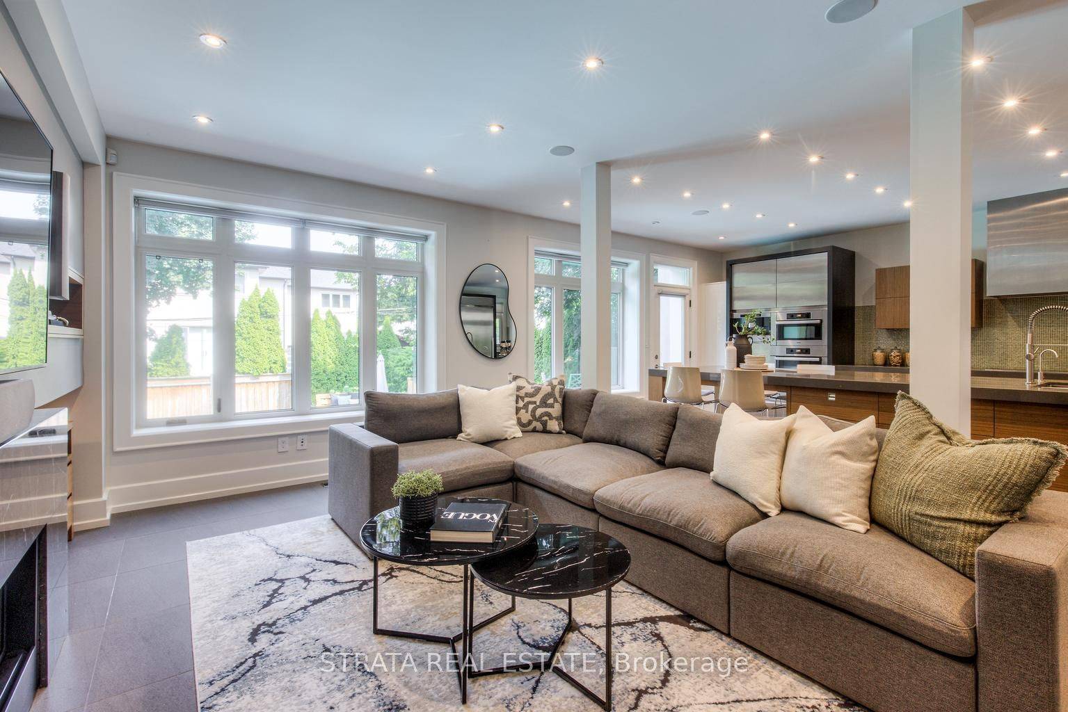 Toronto W09, ON M9R 2V6,33 Shadwick DR