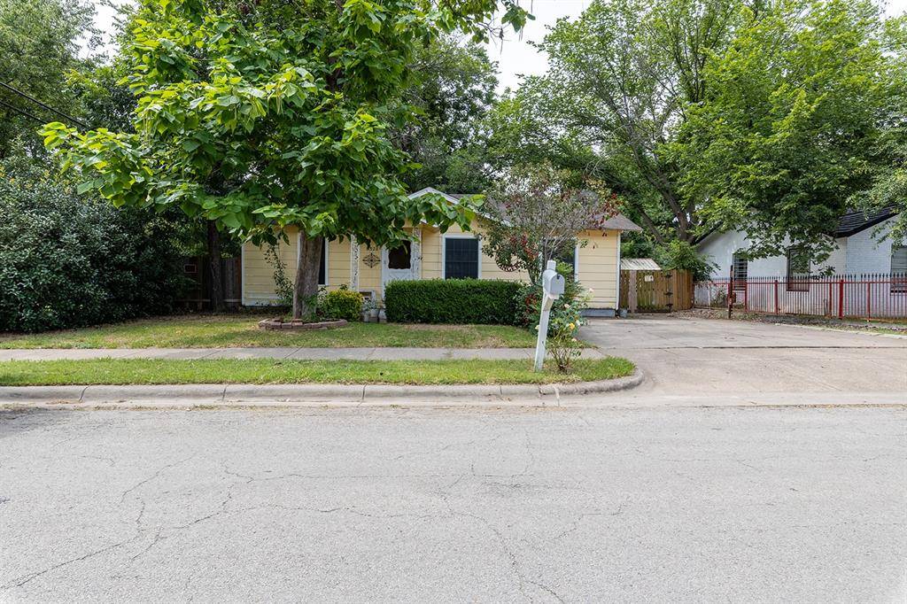Fort Worth, TX 76119,3528 Kellis Street