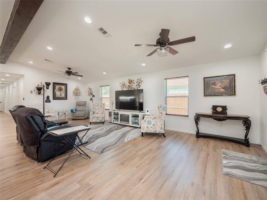 Mcgregor, TX 76657,614 W 3rd Street