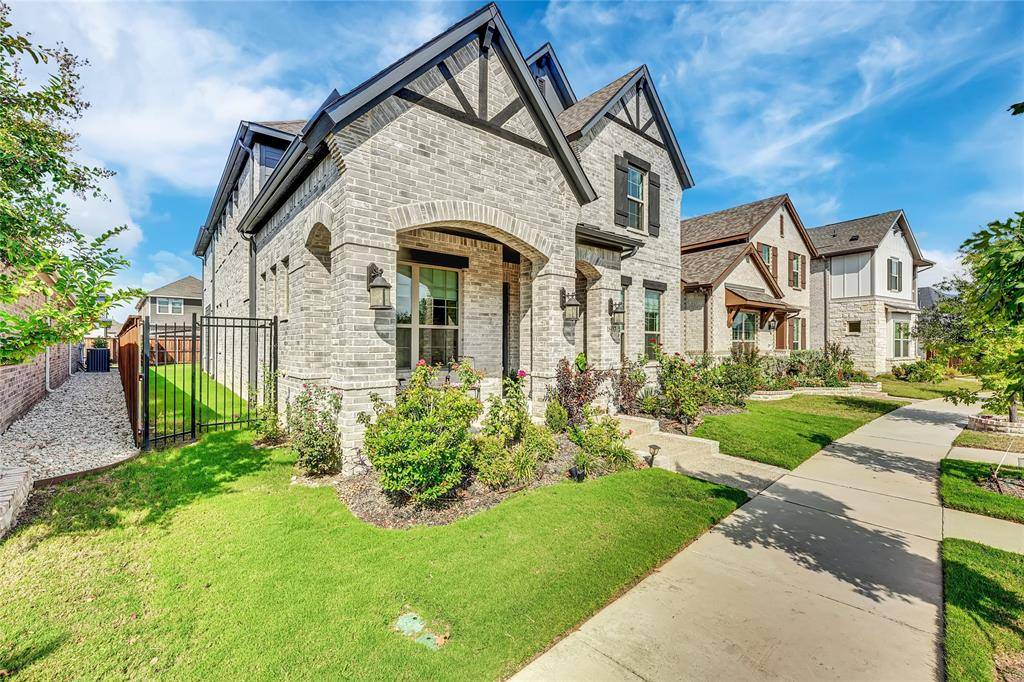 Arlington, TX 76005,1807 Coopers Hawk Drive