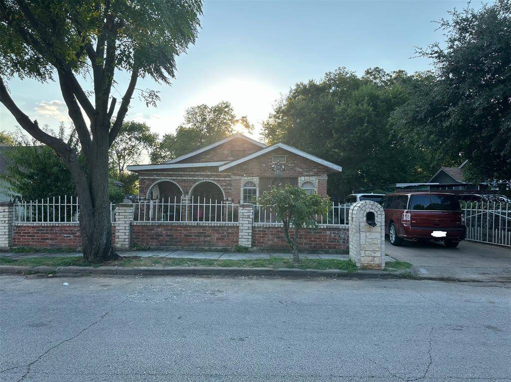 Fort Worth, TX 76111,915 Blandin Street