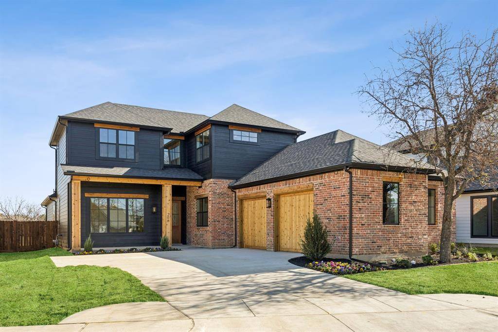 Roanoke, TX 76262,206 Pecan Street