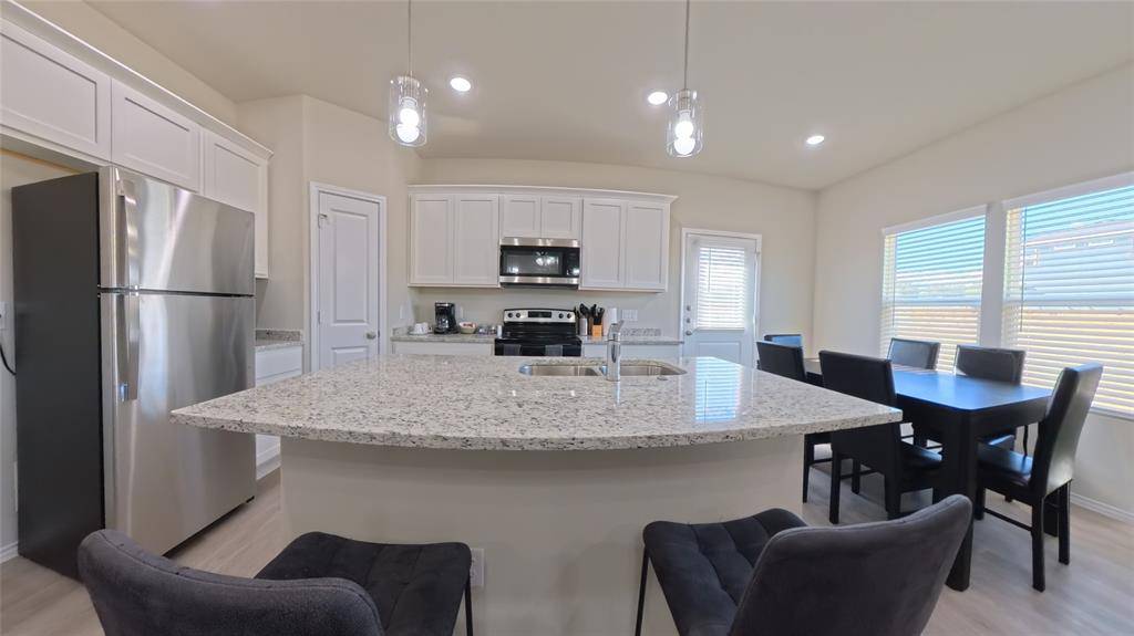 Burleson, TX 76028,3501 E Renfro Street #401