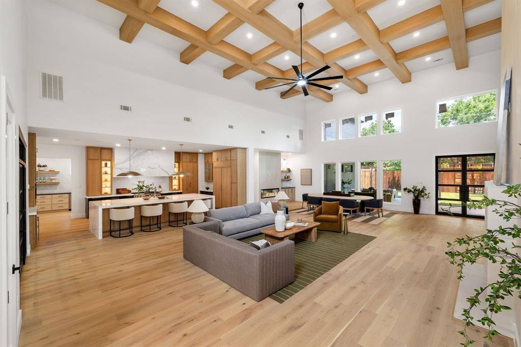 Dallas, TX 75230,7507 Lavendale Avenue