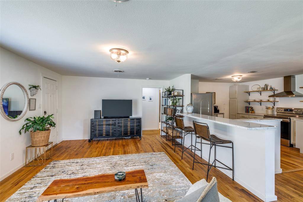 River Oaks, TX 76114,5415 Dartmouth Avenue