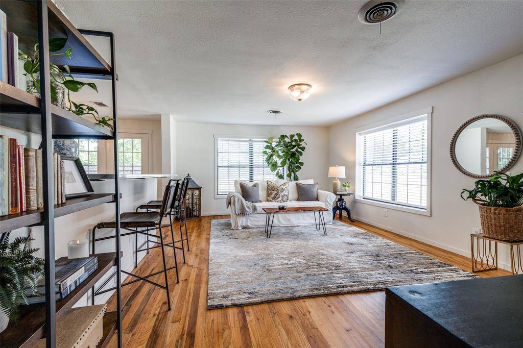 River Oaks, TX 76114,5415 Dartmouth Avenue