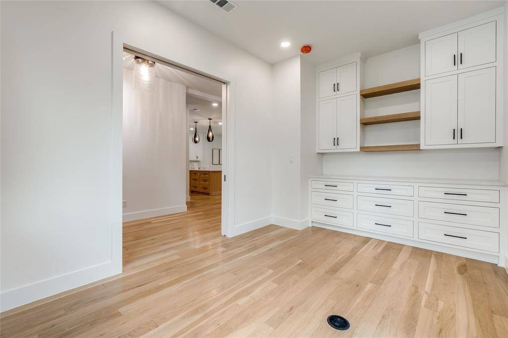 Dallas, TX 75209,8419 Craighill Avenue