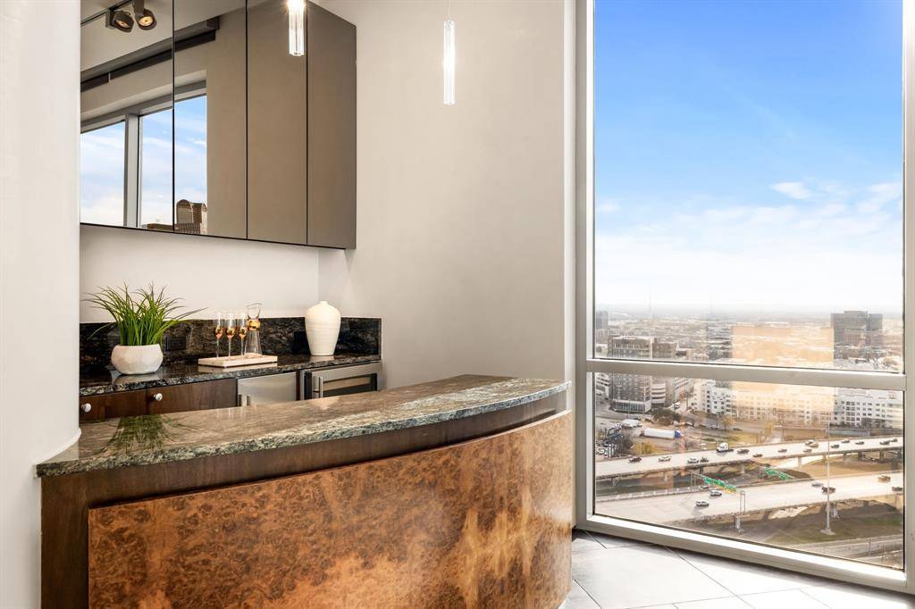 1717 Arts Plaza #2002, Dallas, TX 75201