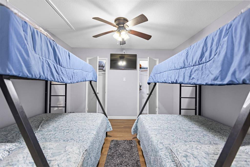 Seven Points, TX 75143,327 Nob Hill Lane