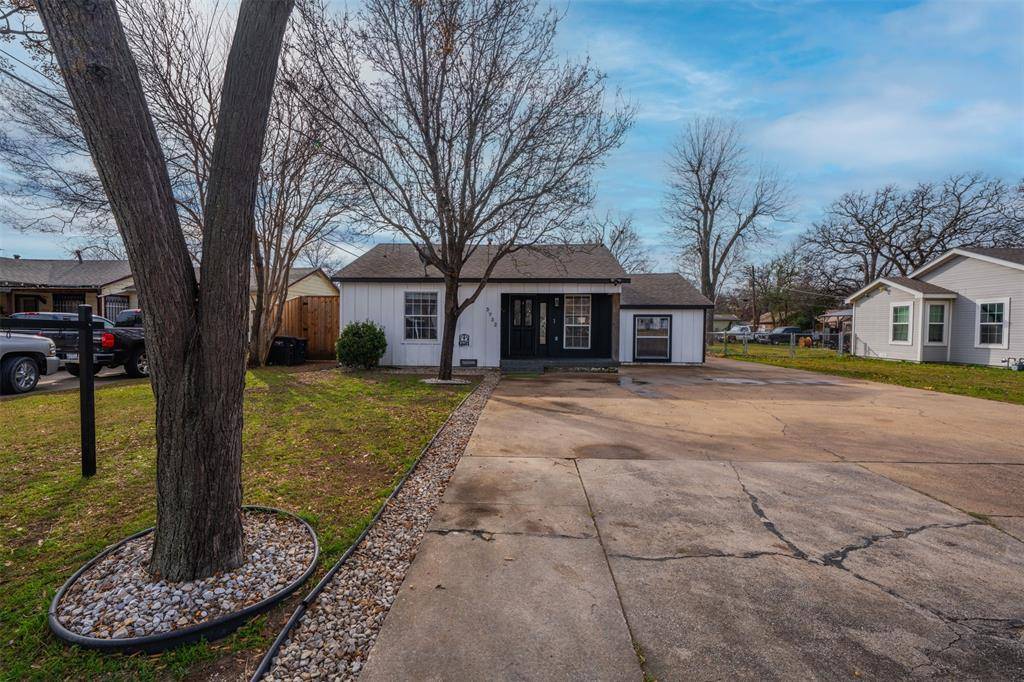 Fort Worth, TX 76111,3732 Honeysuckle Avenue