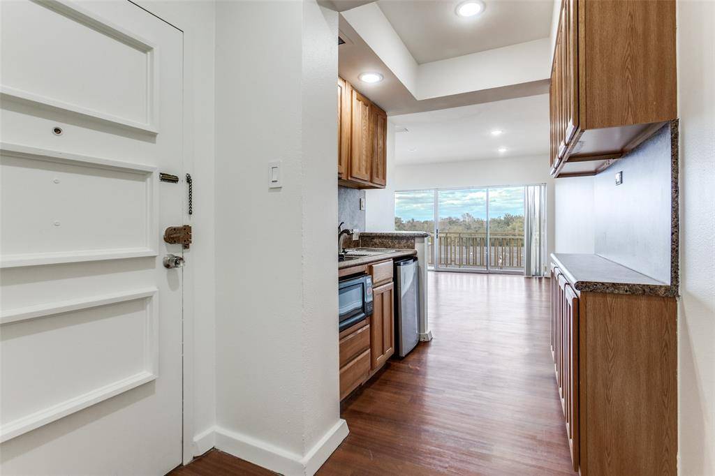 Dallas, TX 75225,6211 W Northwest Highway #G417