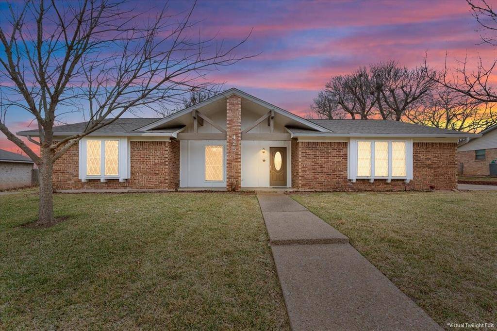 Hewitt, TX 76643,425 Lindenwood Lane W