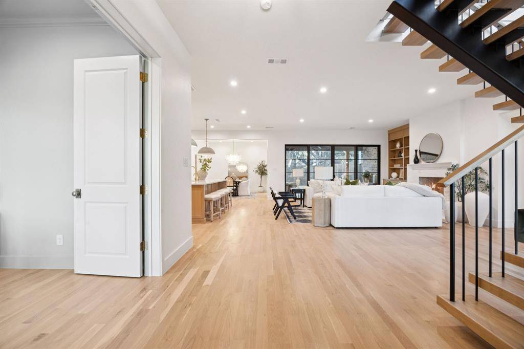 Dallas, TX 75238,9305 Lynbrook Drive