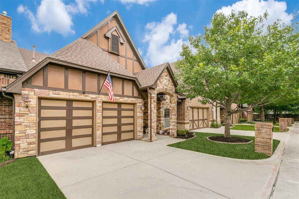 Grapevine, TX 76051,223 Wood Street #201