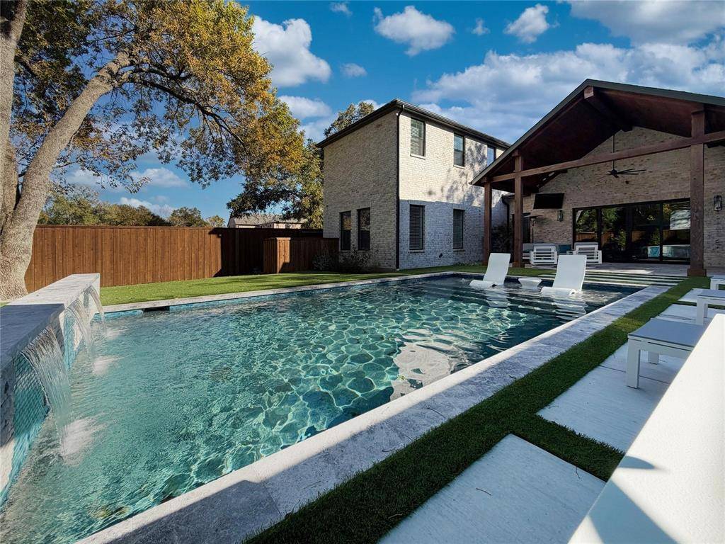 Dallas, TX 75214,6537 Trammel Drive