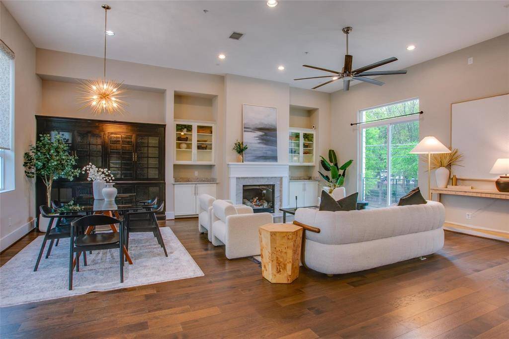 Dallas, TX 75203,381 E Greenbriar Lane #804