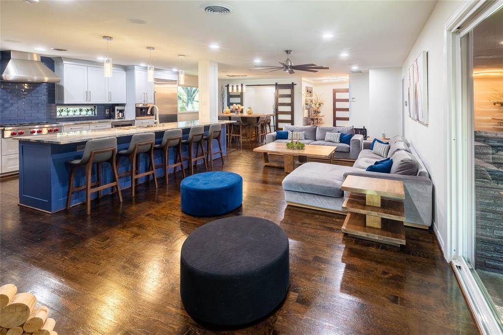 Dallas, TX 75218,10872 Caprock Circle