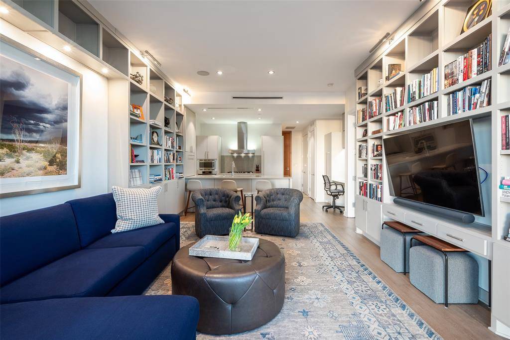 Dallas, TX 75201,2900 Mckinnon Street #1103