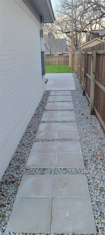 Arlington, TX 76013,922 W Inwood Drive