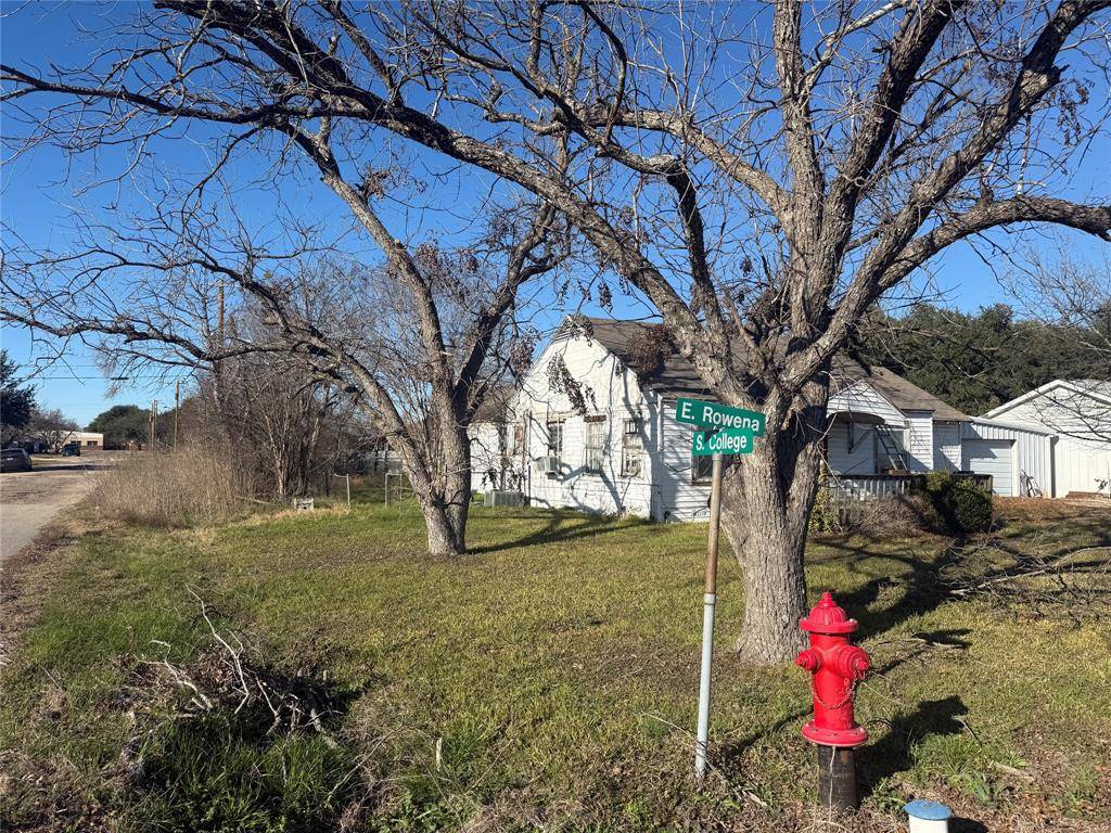 Rosebud, TX 76570,402 E Rowena