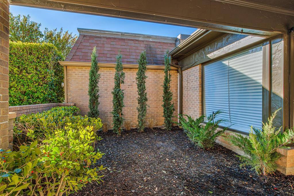 Richardson, TX 75080,2 Crown Place