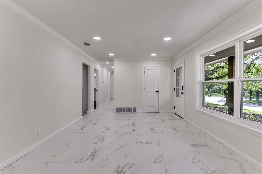 Bedford, TX 76022,258 Somerset Terrace