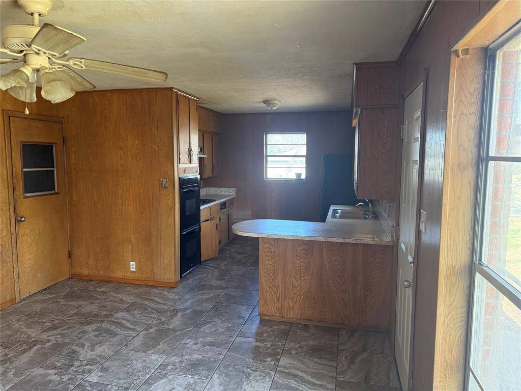 Aubrey, TX 76227,504 Hill Street