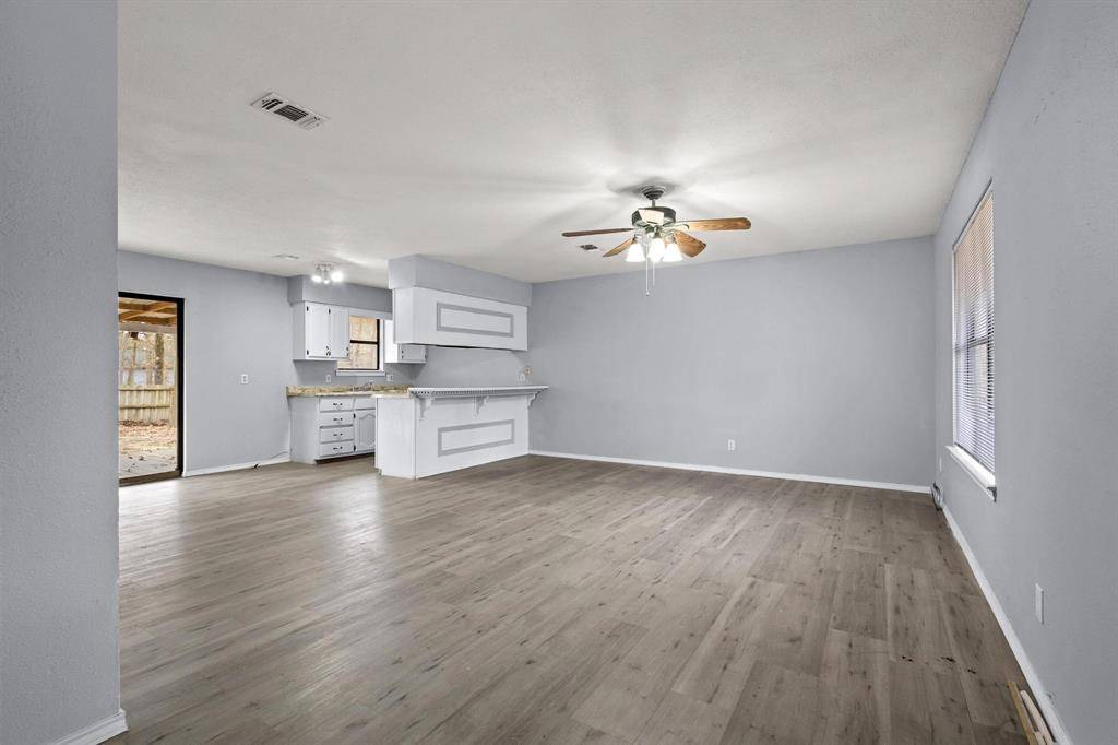 Powderly, TX 75473,206 County Road 34980