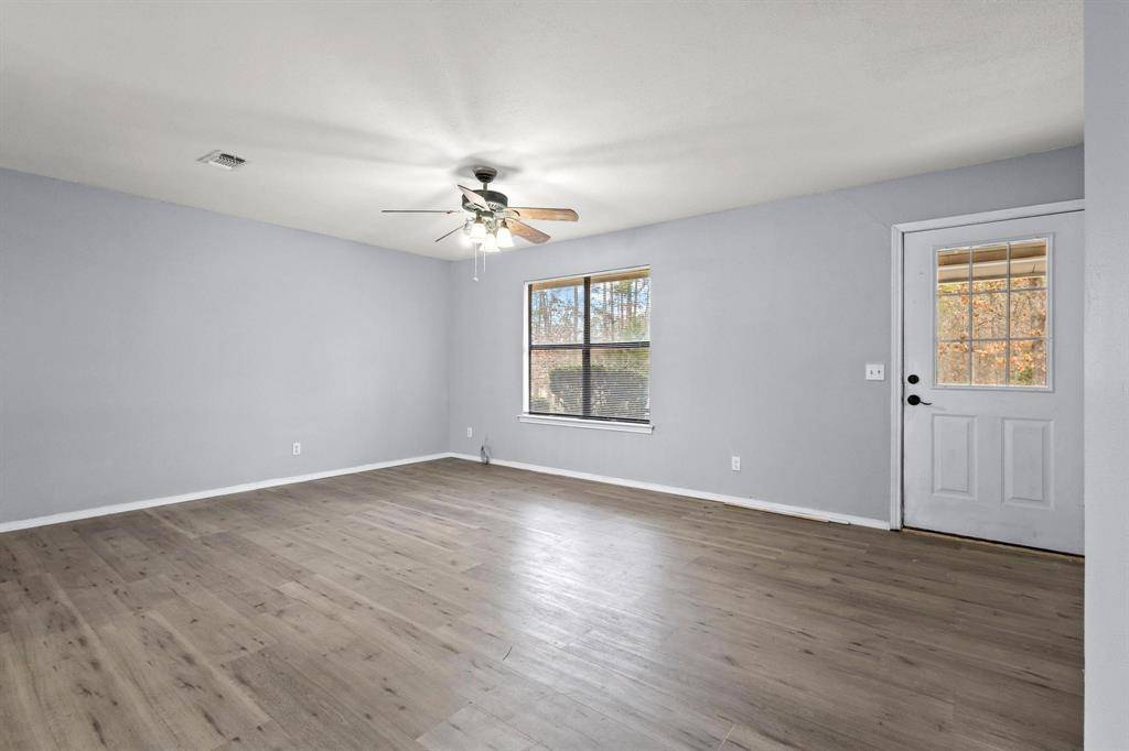 Powderly, TX 75473,206 County Road 34980