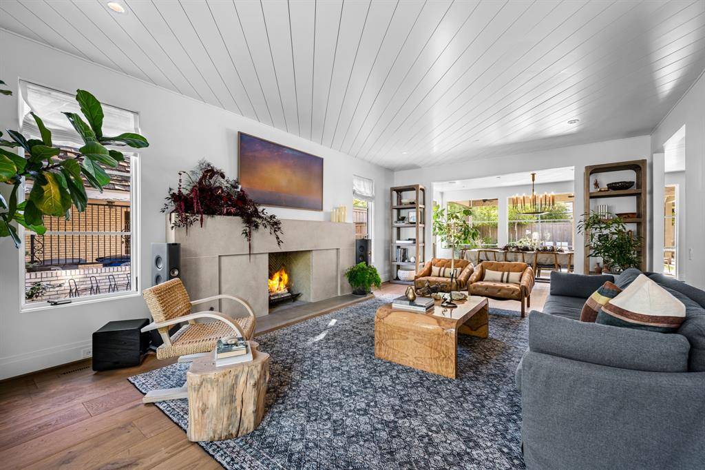 Dallas, TX 75214,6630 Lakewood Boulevard