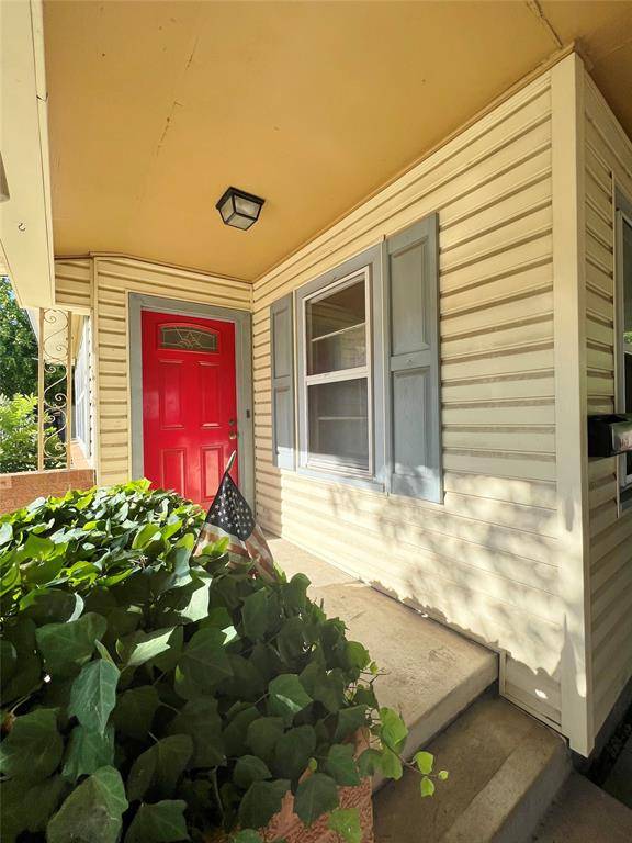 Ennis, TX 75119,1319 N Clay Street