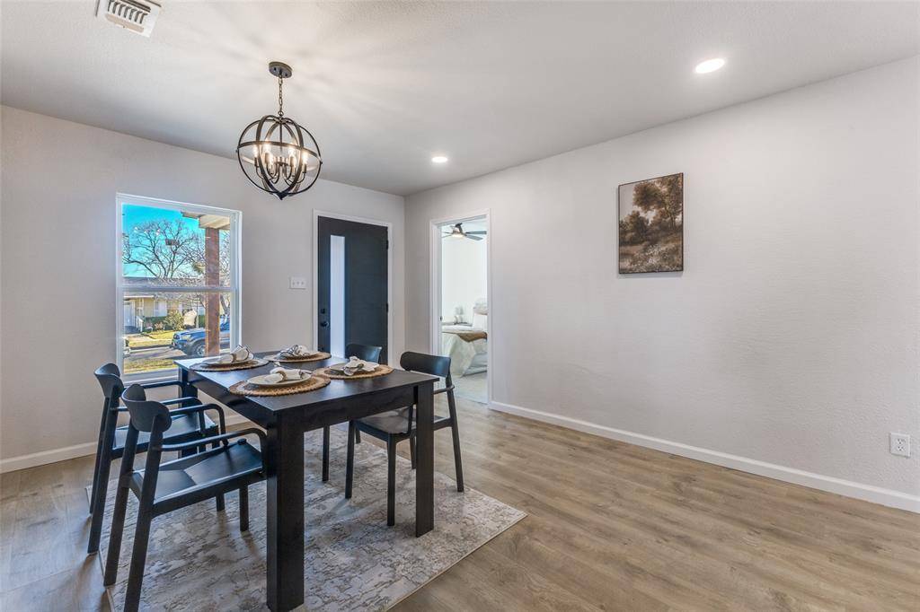 Dallas, TX 75211,3719 Dutton Drive