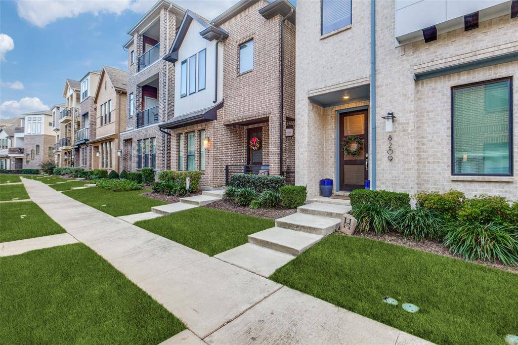 Dallas, TX 75231,8209 Laflin Lane