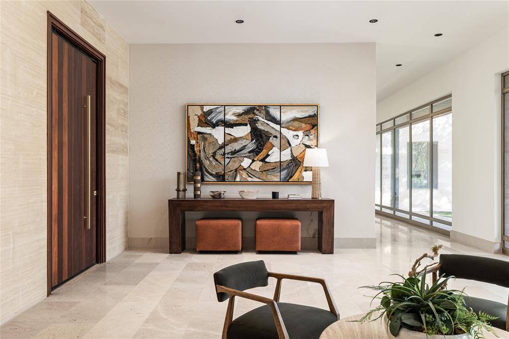 Dallas, TX 75229,10920 Strait Lane