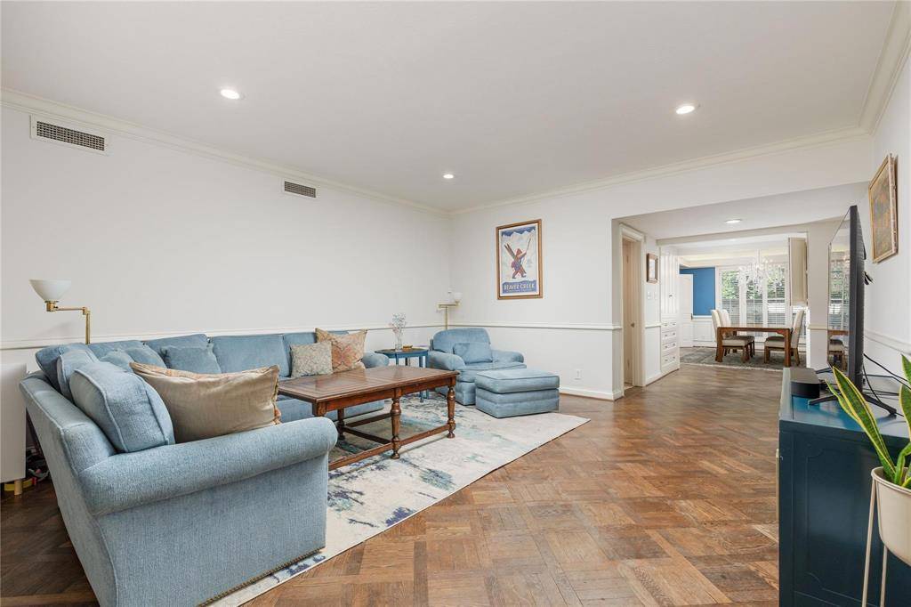 Dallas, TX 75225,6126 Averill Way #103W