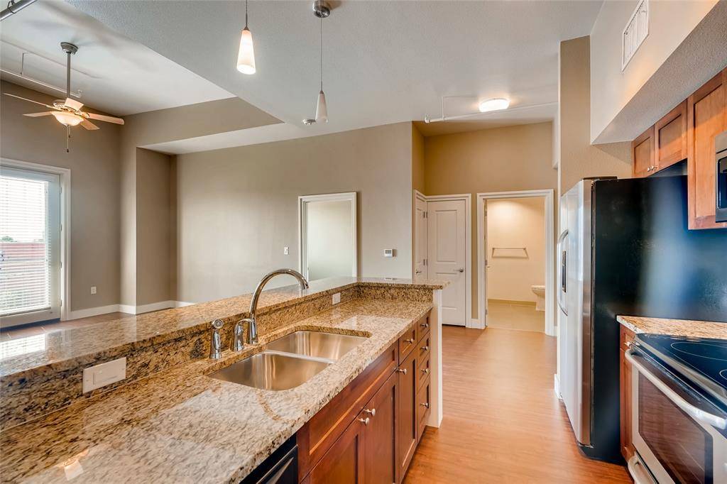 Fort Worth, TX 76104,928 Travis Avenue #401