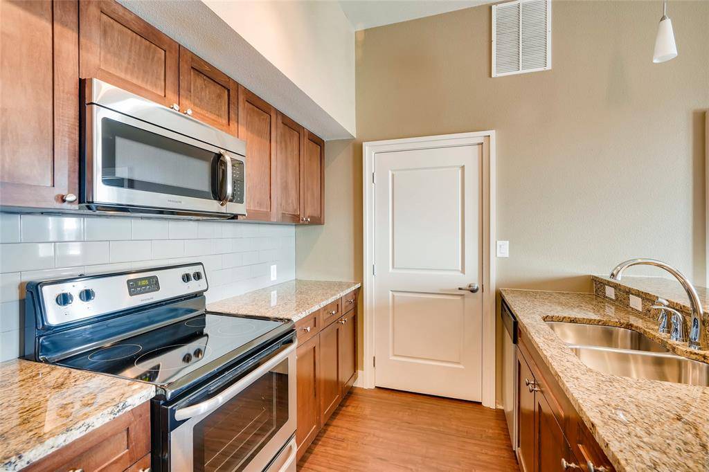 Fort Worth, TX 76104,928 Travis Avenue #401