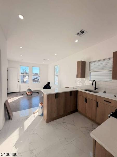 Newark City, NJ 07106,69 Brookdale Ave #3L