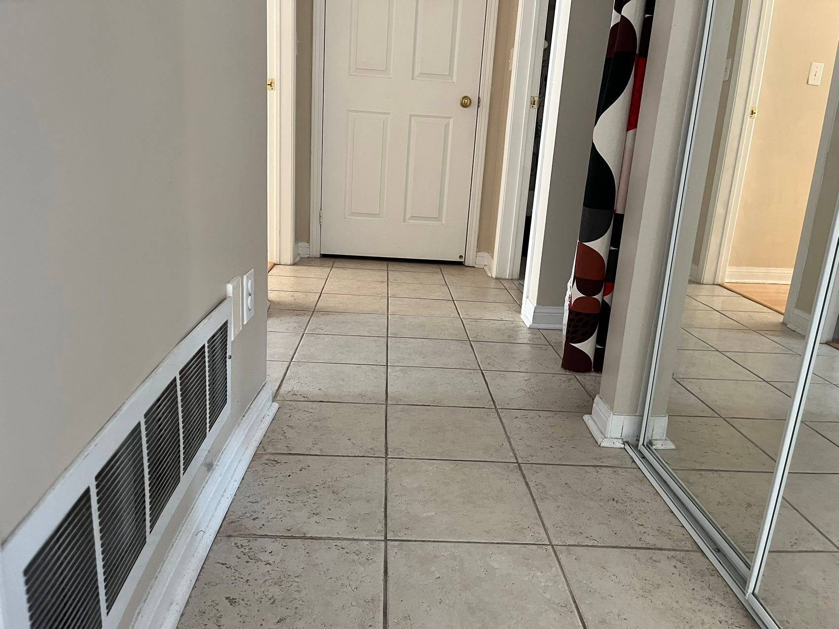 Markham, ON L3R 4G1,8 Cox BLVD #13