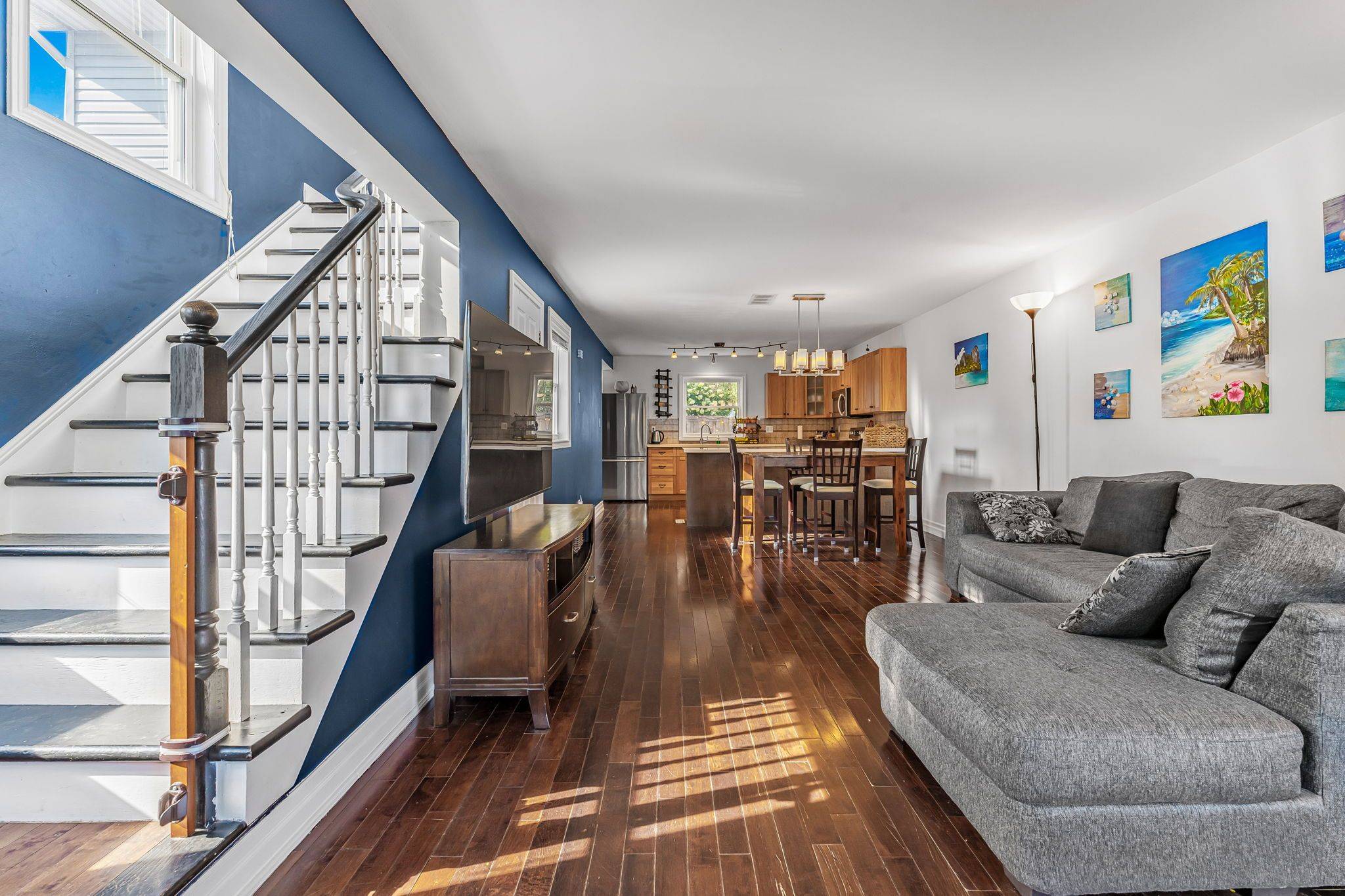 Fort Erie, ON L0S 1B0,12 Lincoln RD E