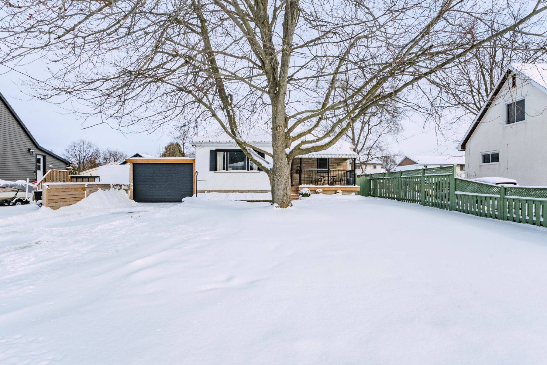 Brantford, ON N3R 2L1,79 Wood ST