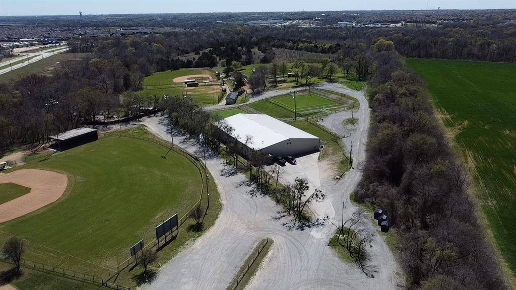 Mckinney, TX 75071,6161 County Road 124