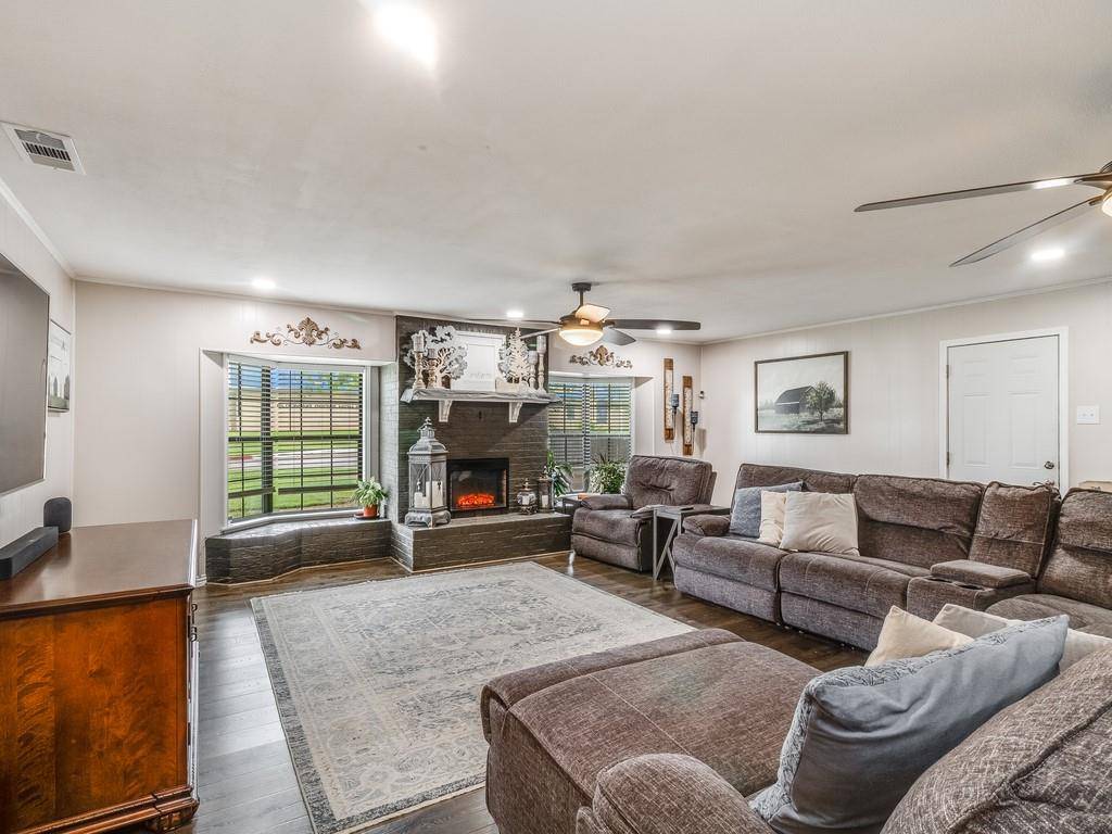 Blooming Grove, TX 76626,217 W Grady Street