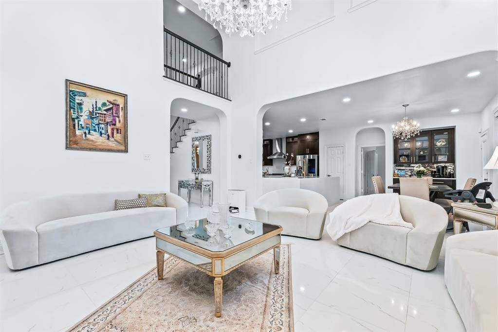 713 Royal Crest Court, Mckinney, TX 75072