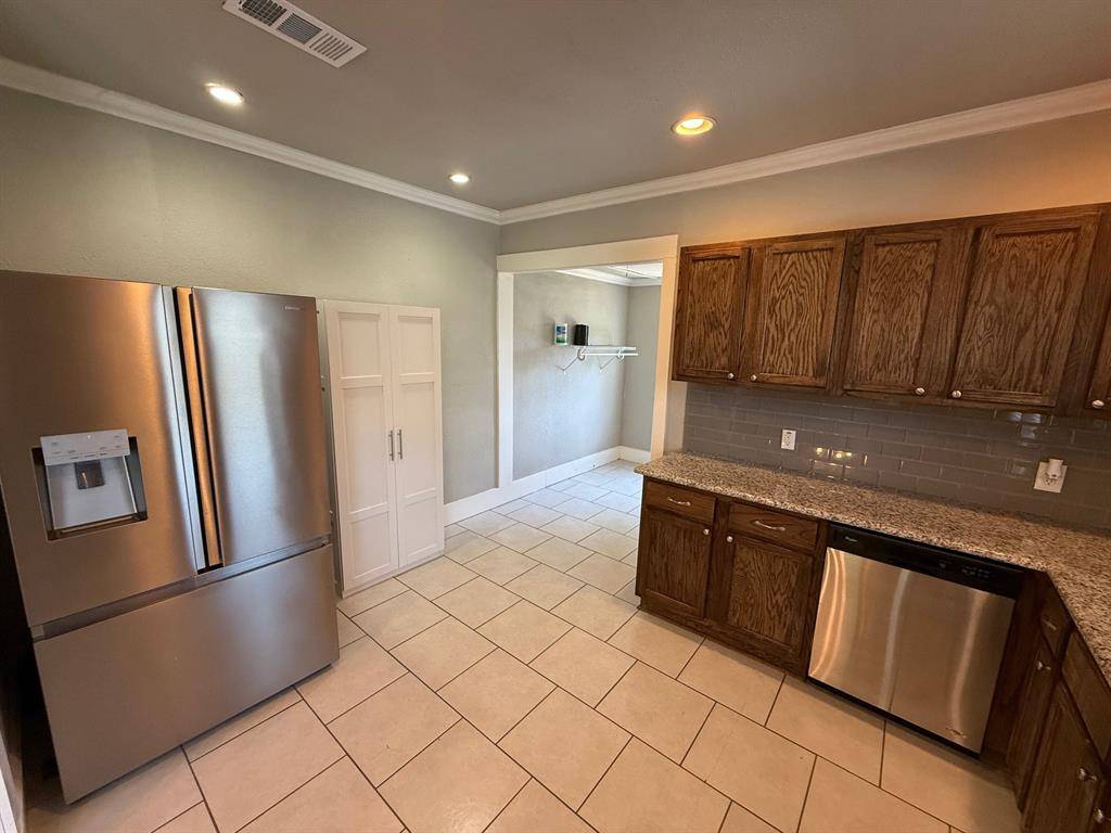 Dallas, TX 75208,911 N Montclair Avenue