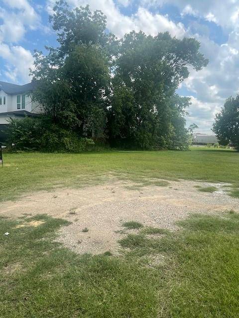 Dallas, TX 75216,7905 Ivory Lane