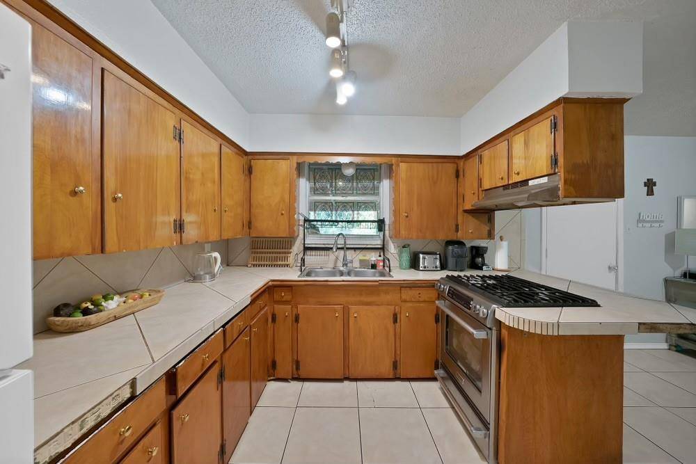 Dallas, TX 75217,320 Old Mill Lane