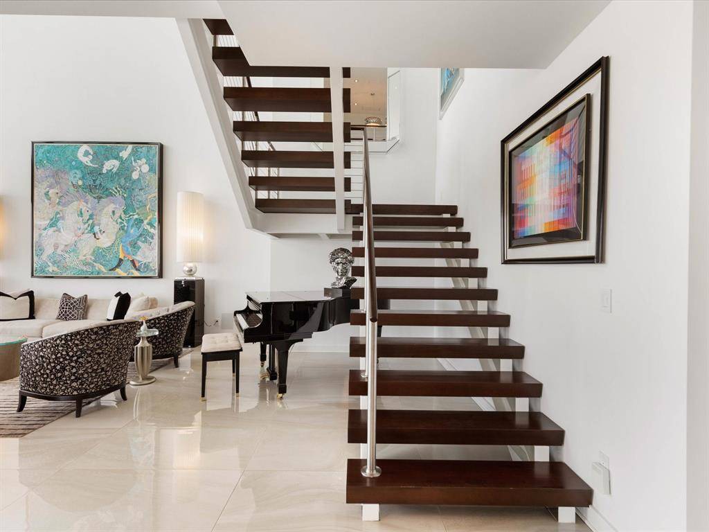 Dallas, TX 75201,2900 Mckinnon Street #2802