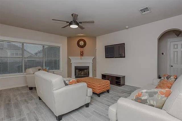 Denton, TX 76210,2713 Clubhouse Drive