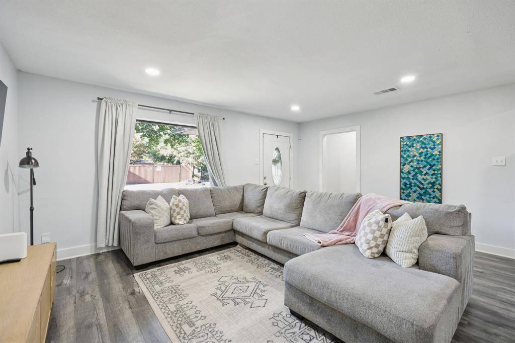 Dallas, TX 75228,2472 Highwood Drive